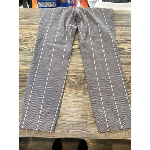 A New Day Women's Size 6 Gray Plaid Side Zip Stretch Dress Pants. NWOT. 2 - Picture 2 of 9